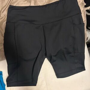 Amazon Essentials women’s stretch short